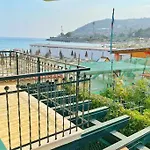 Sea Front Studio - Apartament San Remo